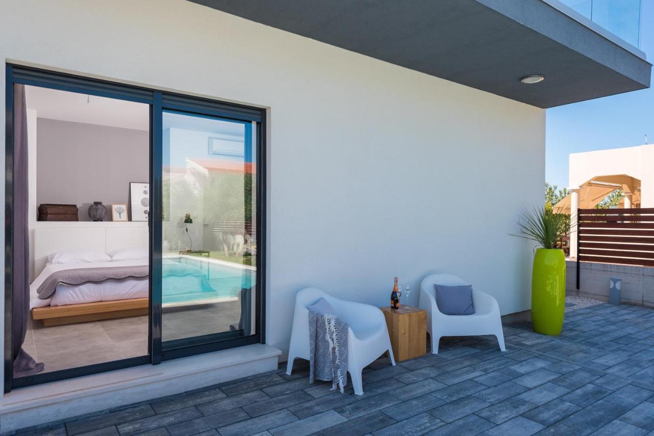 Villa Olea With Heated Pool And Jacuzzi ซูโกชัน ภายนอก รูปภาพ
