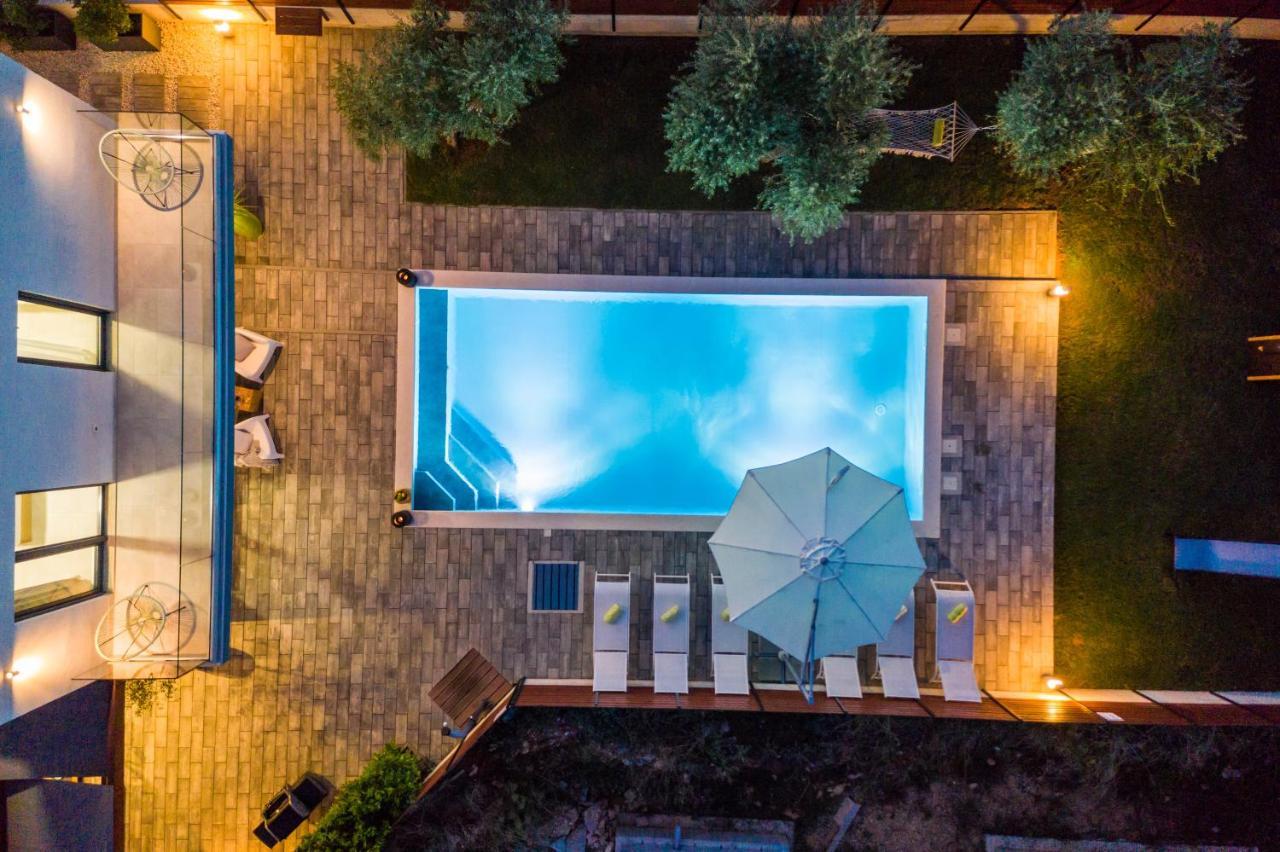 Villa Olea With Heated Pool And Jacuzzi ซูโกชัน ภายนอก รูปภาพ