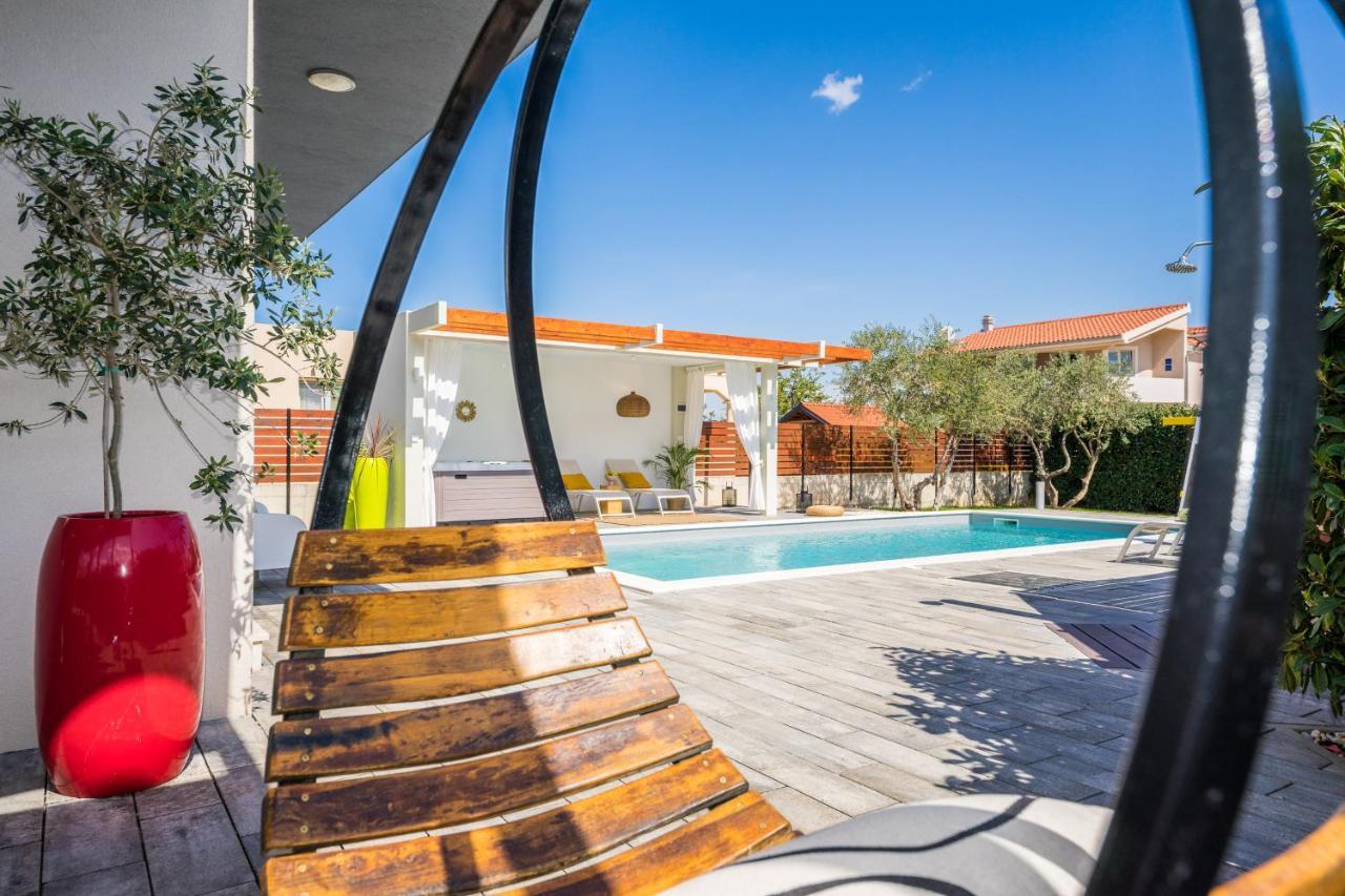 Villa Olea With Heated Pool And Jacuzzi ซูโกชัน ภายนอก รูปภาพ